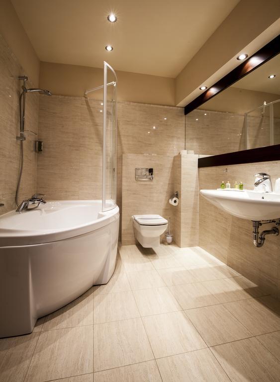 One-Bedroom Apartment,266400797:JPEG